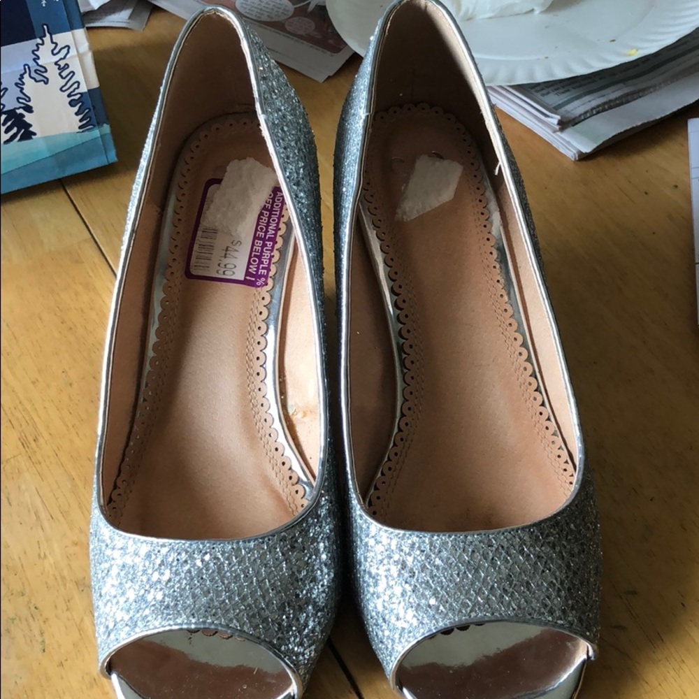 Open toe wedged heels